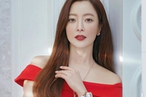 “러블리 or 섹시”...김희선, 홀리데이 맞이 화보 공개 [EN스타]