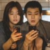 봉준호 ‘기생충’, 韓영화 최초 골든글로브 3개 부문 노미네이트 [공식]