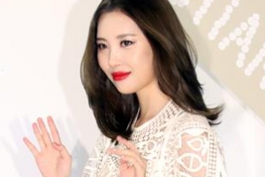 [포토] 선미의 화이트 망사드레스