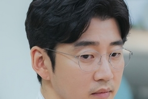 ‘초콜릿’ 윤계상이 달라졌다? 하지원 향한 부드러운 눈빛 포착