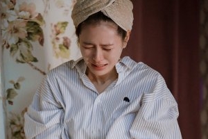 ‘사랑의 불시착’ 현빈 손예진, 온도차 느껴지는 한밤 중 대면 ‘눈물 펑펑’