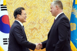 비건 “여기 와있고 北은 접촉방법 알 것” 판문점 회동 제안, 북 반응은?