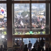 욕하고 침뱉고 안경 날아가고… ‘국회 봉쇄’ 초유 사태