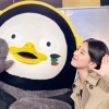 수지X펭수 만남 포착, 보기만 해도 웃게 되는 투샷 [EN스타]