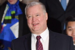 비건 美부장관 등 대표단, 코로나19 검사 ‘전원 음성’(종합)