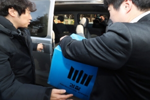 [단독] ‘송병기 수첩’에 지역 4선 강길부 현역 의원 거론… 공약 사전 논의도