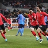 한일전 부담·개최국 저주 ‘한 방’에 깼다