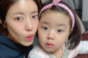 이윤지, 딸 라니와 붕어빵 외모 “영원한 내 아가” [EN스타]