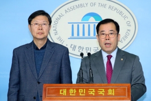 한국당, ‘언론 삼진아웃제’ 논란 일자 3일 만에 철회