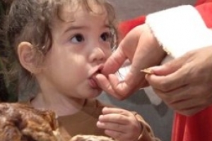 ‘슈돌’ 나은X건후의 러블리 크리스마스 파티 공개 ‘행복한 미소’