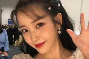 아이유, 조손가정 아이들 1억 원 기부 ‘아시아 기부 영웅’