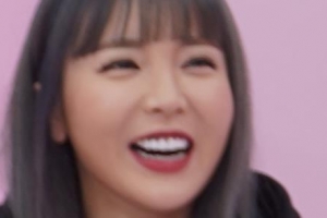홍진영, 프로듀서로 ‘아이돌룸’ 출연 “마흔파이브 지원사격”