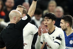 8개월새 3번 퇴장···손흥민, 진정한 슈퍼스타 되려면