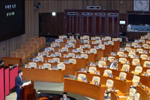 여야, 성탄절에도 국회서 대치…선거법 필리버스터는 오늘 종료