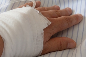 법원 “일하다 얻은 병 치료하러 가다 숨졌다면 업무상 재해”