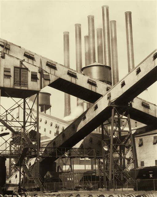 사진가 찰스 실러가 1927년 찍은 포드 리버루즈 공장의 십자형 컨베이어벨트. 당시 공장은 물건을 만드는 곳이자 유명 관광지였고 때론 예술가들에게 영감을 불어넣기도 했다. 시공사 제공