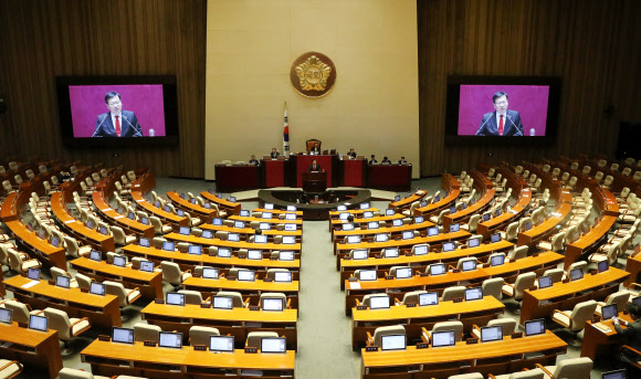 무제한 토론 나선 한국당 정점식 의원