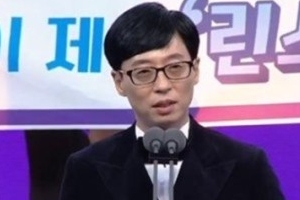 ‘SBS 연예대상’ 유재석, 4년 만에 대상 “멤버들과 같이 받고 싶었는데..”