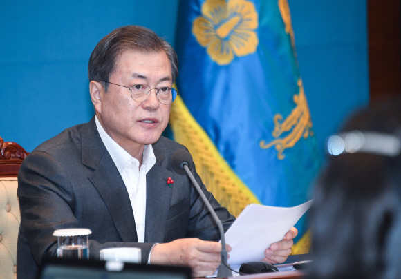 문재인 대통령이 30일 올해 마지막 청와대 수석·보좌관회의를 주재했다. 도준석 기자 pado@seoul.co.kr