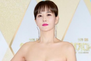 [포토] 김선아, 강추위를 잊은 섹시 드레스