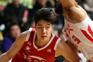 꼴찌 오리온, 선두 SK 거꾸러 뜨리고 “새해 복 많이 받으세요”