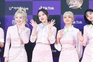 “안전 최우선” 트와이스, 코로나19 심각단계 ‘3월 콘서트 취소’[전문]