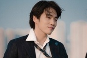 ‘사랑의 불시착’ 결방, 아쉬움 달래는 김정현 스틸 ‘훈훈 비주얼’