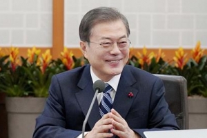 문 대통령 주재 국무회의서 공수처설치법·선거법개정 공포안 의결