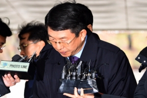 [서울포토] ‘세월호 구조실패’ 김석균 전 해경청장 구속 기로 법정행