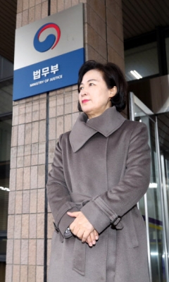 [포토] ‘법무부 나서는’ 추미애 장관