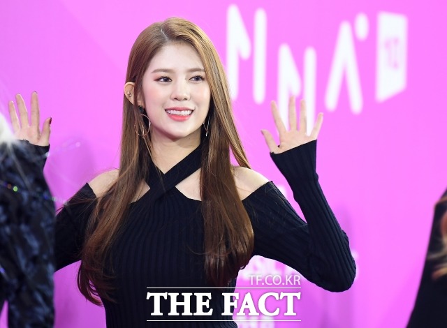 모모랜드 데이지