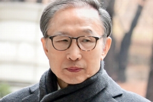 ‘뇌물 혐의’ MB 2심…檢, 징역 23년 구형