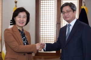 秋 “尹 의견요청 거부” 작심비판… 우군없는 윤석열 ‘고립무원’