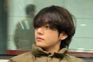 지하철서 포착된 방탄소년단 뷔, 탑승 소감은?[EN스타]