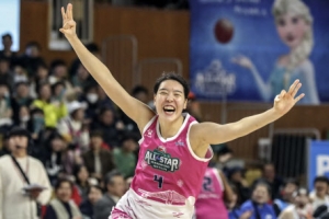 ‘3점슛 넣고 엉덩이 춤’ 박지수 WKBL 올스타전 여왕 등극