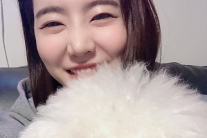 써니, 환한 미소 근황 ‘강아지와 닮은꼴 인증’ [EN스타]