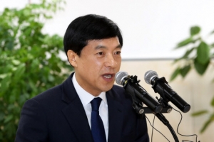 ‘윤석열 힘빼기’ 직제개편도 이성윤 작품