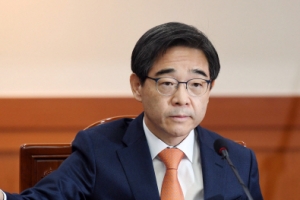 검찰, ‘화천대유 고문’ 권순일 전 대법관 수사 착수