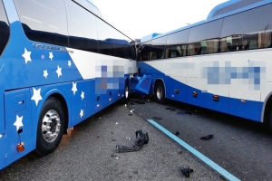 경부고속도 신갈분기점서 버스 5중 추돌…1명 사망