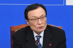 이해찬, ‘장애인 비하’ 4번 묻자 “더 이상 말씀 안 드린다”