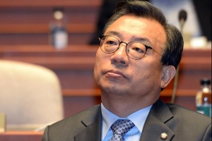 KBS 세월호 보도 개입 이정현 벌금형…법 제정 32년 만에 ‘방송간섭’ 첫 유죄