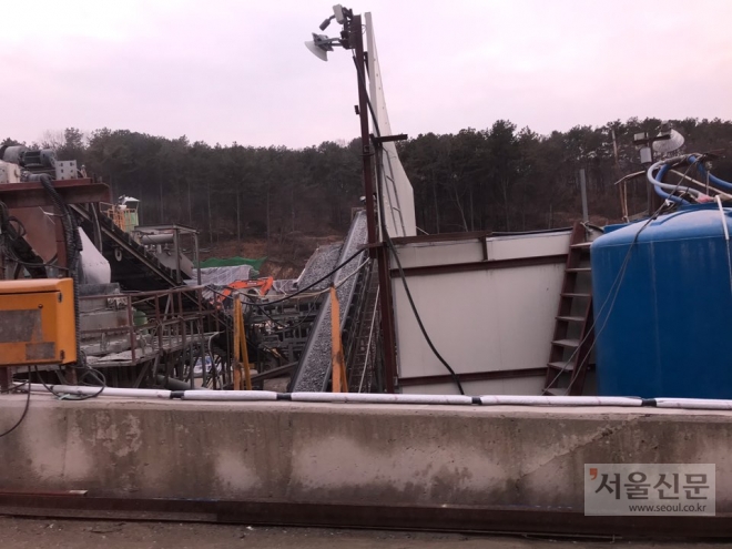 김포시 통진읍 고정리 보전관리지역내 불법 골재선별·파쇄업 공장