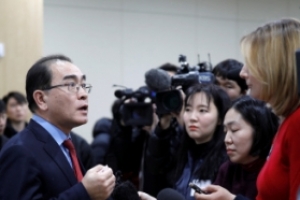 태영호 “평양시에 배낭 멘 남쪽 관광객들이 줄지어 다니면”