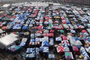 성남 모란시장서 北 ‘김일성·정일·정은’ 3대 사진 발견