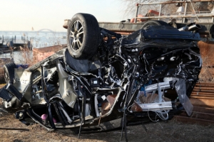 [포토] 심하게 파손된 성산대교 추락 SUV 차량