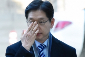 김경수 항소심 재판장 교체…주심 남지만 재판 연기 불가피