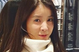 이시영, ‘일장기 목도리’에 쏟아진 시선…알고보니 ‘황당’