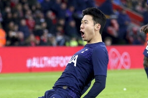 2경기 연속골, 부활 노래 손흥민