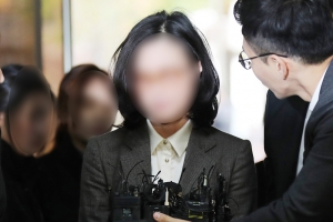 정경심 “전자발찌라도 차겠다” 새 재판부에 보석 호소