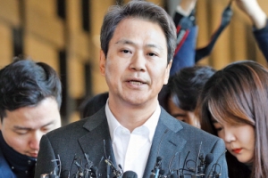 포토라인 선 임종석 “檢, 없는 것을 있는 것으로 바꾸지 못할 것”